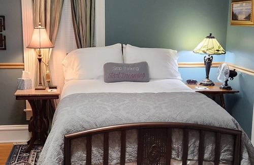 Menomonie Bed & Breakfast | Experience Oaklawn Inn LLC: 4-Star Comfort & Dining Delights