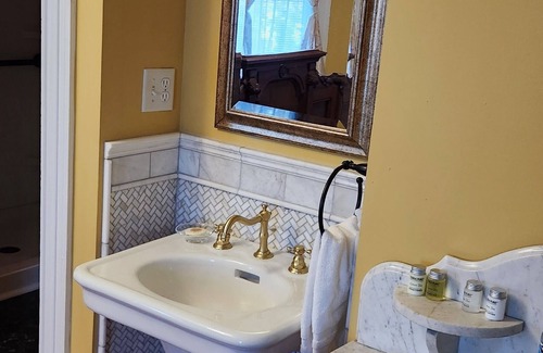 Menomonie Bed & Breakfast | Experience Oaklawn Inn LLC: 4-Star Comfort & Dining Delights