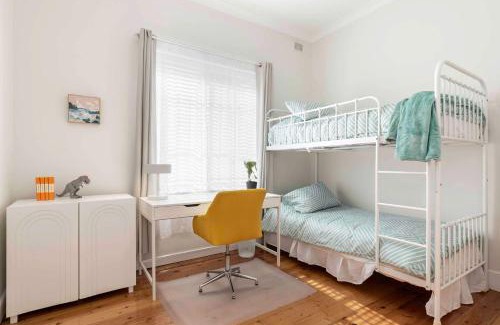 Adelaide Central Business District Apartment | Oakley Cottage, Adelaide CBD