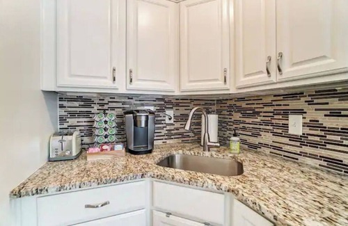 Hyde Park House | Pet-Friendly Oakley Square 3BR with Fire Pit & Perfect Rating