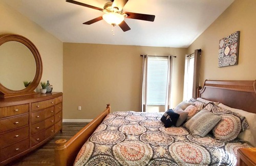 River Ranch House | Discover OAKMONT RANCH HOUSE: Pet Friendly & Pool Access