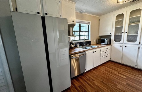 Kraemer House | Oaks & Acreage: Family-Friendly Retreat on 8.5 Acres