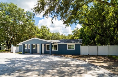 Zephyrhills House | Guest Rated: 9.8 - Oaks Manor with Fenced Backyard