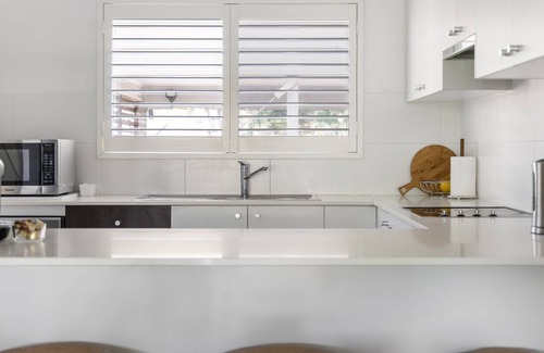 Salamander Bay Apartment | Oaks Pacific Blue Port Stephens. Apartment overlooking the Pool