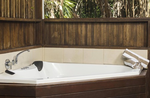 Port Douglas Hotel | Relax at Oaks Port Douglas Resort - 4-Star Oasis with Pool