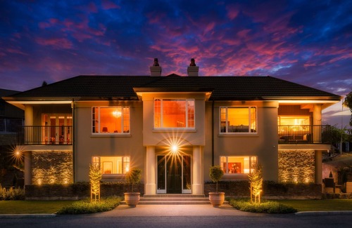 Hanmer Springs House | Discover Oakview: 4-Star Stay with Breakfast & Family Amenities