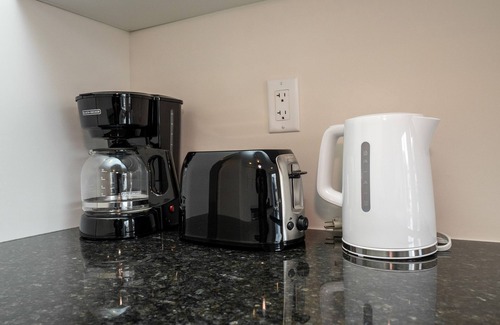 Oakville House | Oakville Oasis: Modern 4BR Townhouse with Pet-Friendly Perks