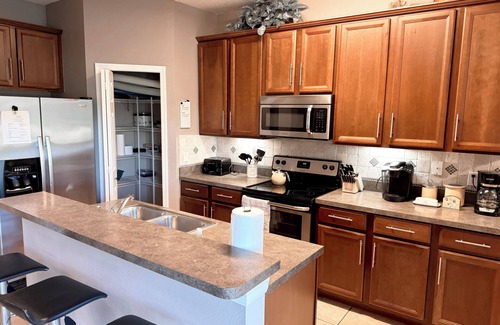 West Kissimmee House | Discover Oakwater Resort: 3BR Townhouse Near Disney!