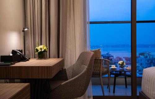 Quang An Apartment | Inviting Oakwood Residence Hanoi: 5-Star Comfort Awaits