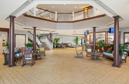 Syracuse Resort | Discover Oakwood Resort: Oceanfront Bliss Awaits You