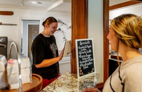 Syracuse Resort | Discover Oakwood Resort: Oceanfront Bliss Awaits You