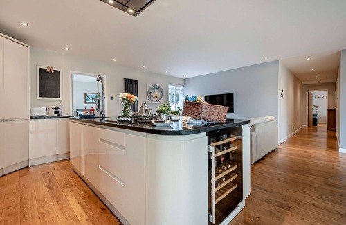 Christchurch House | Stylish Private Holiday Bungalow in Christchurch Dorset