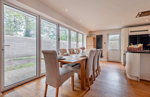 Christchurch House | Stylish Private Holiday Bungalow in Christchurch Dorset