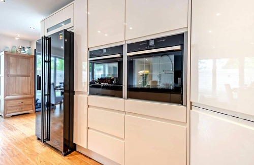 Christchurch House | Stylish Private Holiday Bungalow in Christchurch Dorset