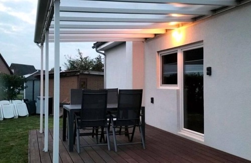 Sudbrookmerland House | Comfortable Oasis: Family-Friendly Stay with Breakfast Included