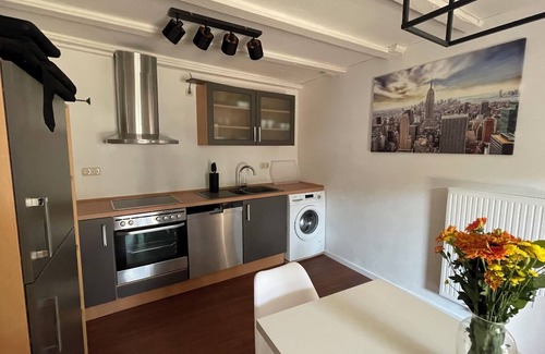 Laar House | Oase im Grünen Hinterhof, EG, Ruhe, Terrasse, Carport, Free Paytv, Kaffee&tee,