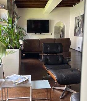Laar Apartment | Serene Oasis with Private Terrace & Free PayTV Awaits You