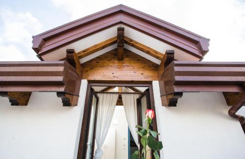 Bomerano House | OASI FANTASIA: 4-Star Getaway with Family-Friendly Amenities