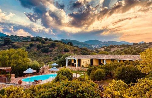 San Lorenzo Bed & Breakfast | Idyllic Agriturismo Muru Idda with Pool and Ocean Views