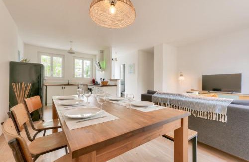 Audenge House | Relaxing Oasis à Audenge with Pool and Family-Friendly Garden