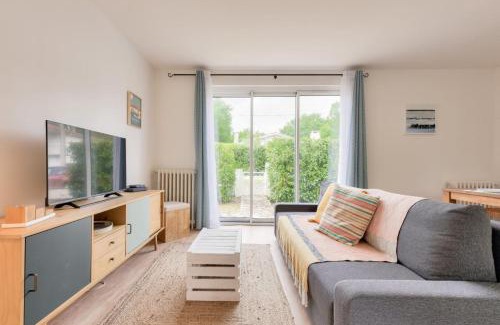 Audenge House | Relaxing Oasis à Audenge with Pool and Family-Friendly Garden