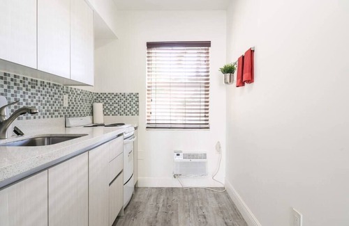 Edgewater Apartment | Oasis-15: 5 Min to Miami Beach with Spa & Kitchen Amenities