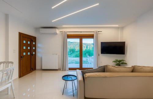 Serres Apartment | Inviting Oasis Acropolis Serres Near City Center, 9.3/10