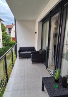 Hajduszoboszlo Apartment | Discover Oasis Apartman: Guest Rated 9.8 with Pool Access