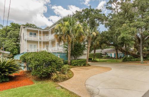 East Beach House | Pet-Friendly Oasis at East Beach - Perfect for Families!