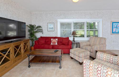 East Beach House | Pet-Friendly Oasis at East Beach - Perfect for Families!