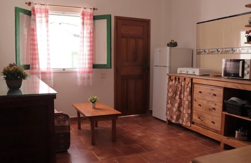 Santa Cruz de Tenerife Apartment | Discover Oasis Atlántico: Your Secret Retreat by the Sea
