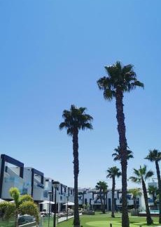 Guardamar del Segura Apartment | Relax at Oasis Beach Juan - 9/10 Rated with Ocean Views
