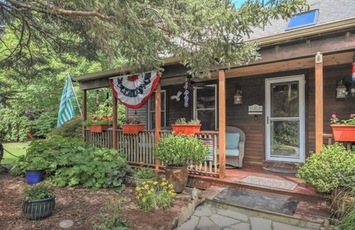 North Eastham House | Oasis by the Bay: Hot Tub & Ocean Views near Seashore