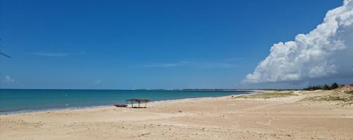 Zumbi House | Beachfront Oasis De Areia: Family-Friendly with Pool Access