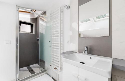 Montrouge House | Tranquil Oasis: Pet & Child Friendly with Top Ratings