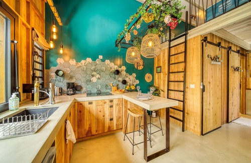 Etang Sale Les Bains House | Relaxing Oasis des Colibris Bungalow with Spa & Hot Tub