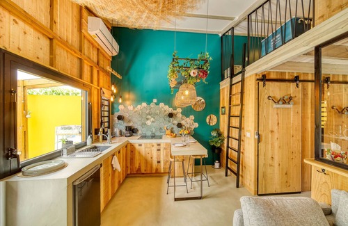 Etang Sale Les Bains House | Relaxing Oasis des Colibris Bungalow with Spa & Hot Tub