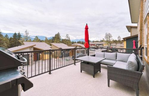 East Kootenay House | Relaxing Oasis Getaway Near Lake with Ocean Views