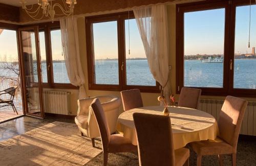 Santa Maria in Stelle Ski Chalet | Relaxing Oasis Golden Lagoon Chalet with Ocean View & Beach