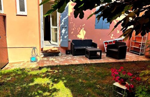 Historic Center Apartment | Relaxing Oasis in Bologna: Pet-Friendly with Ocean Views