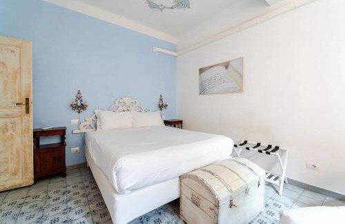 Historic Center Apartment | Relaxing Oasis in Bologna: Pet-Friendly with Ocean Views