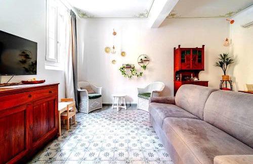 Historic Center Apartment | Relaxing Oasis in Bologna: Pet-Friendly with Ocean Views