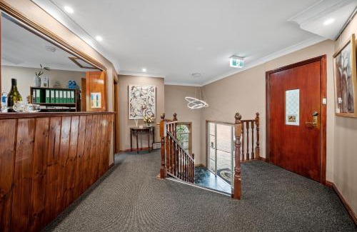 Ulladulla Hotel | Relax at Oasis Inn Ulladulla with Oceanfront Views
