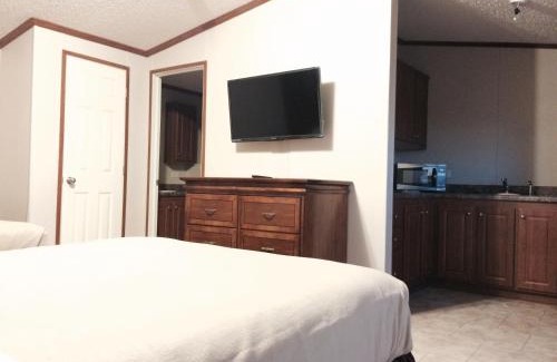 Big Lake Hotel | Pet-Friendly Oasis Lodge with Pool & Family Amenities