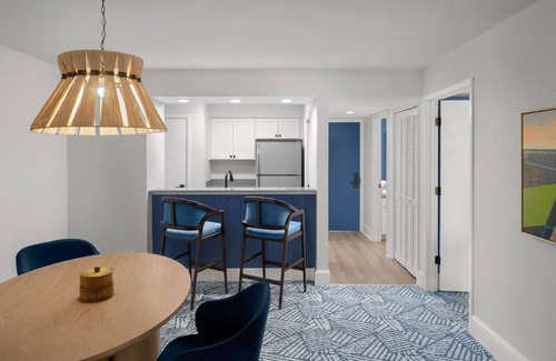 Wesley Chapel Apartment | Serene Oasis of Greens & Courts | Family-Friendly Retreat