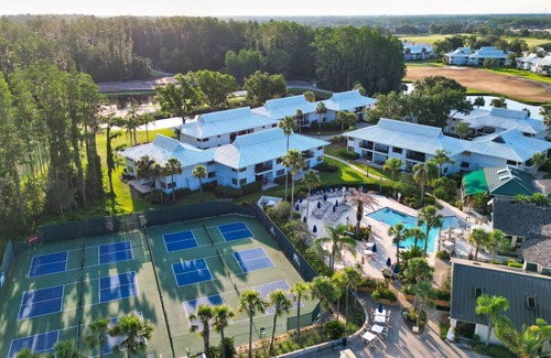 Wesley Chapel Apartment | Serene Oasis of Greens & Courts | Family-Friendly Retreat