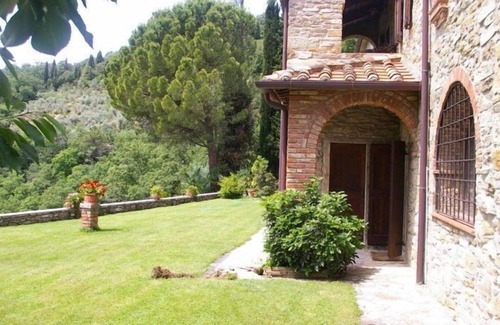Pieve di Chio Apartment | Tranquil Retreat in Tuscany with Pool and Spa Amenities