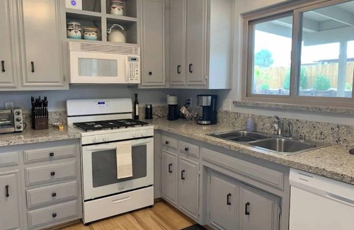 Twentynine Palms House | Relaxing Oasis of Mara: Heated Pool Near Joshua Tree N.P.