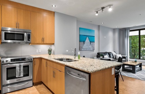 Sicamous Condo | Relaxing Retreat at Mara Lake: 2-Bedroom Condo with Pool