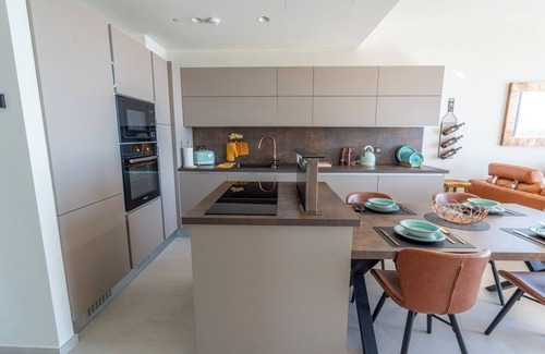 Swieqi Apartment | Oasis on the 27th, Mercury Tower